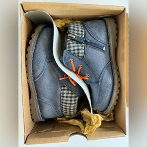 Ugg kids boots size 12